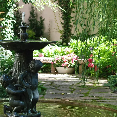 Boutique & Design Hotel Auersperg 4*